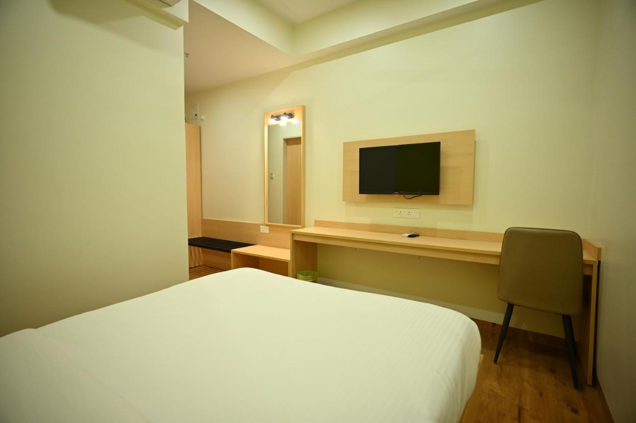 Hotel City Centre Latur Luaran gambar