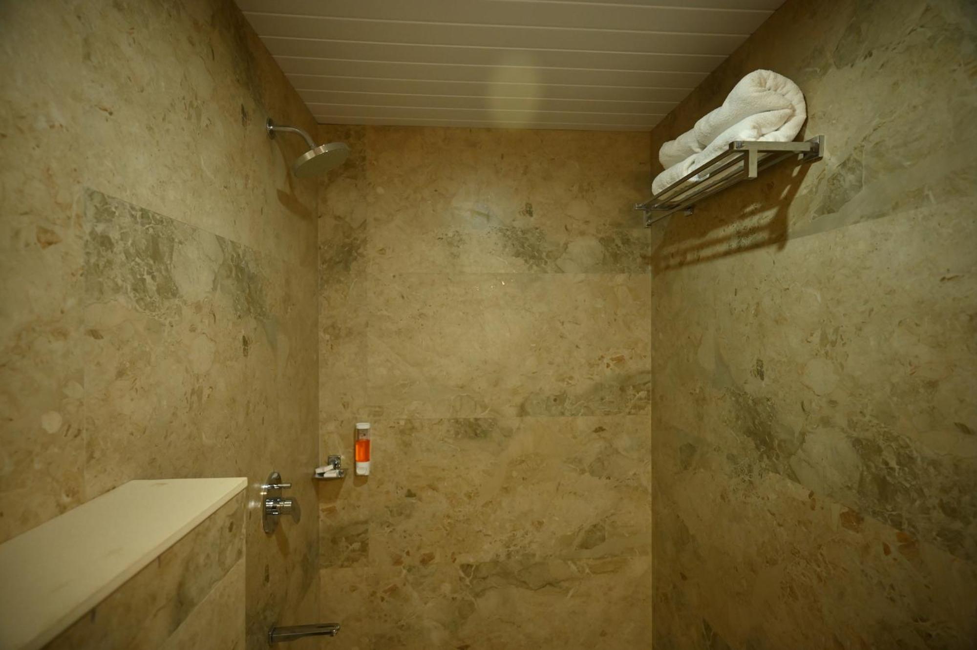 Hotel City Centre Latur Bilik gambar